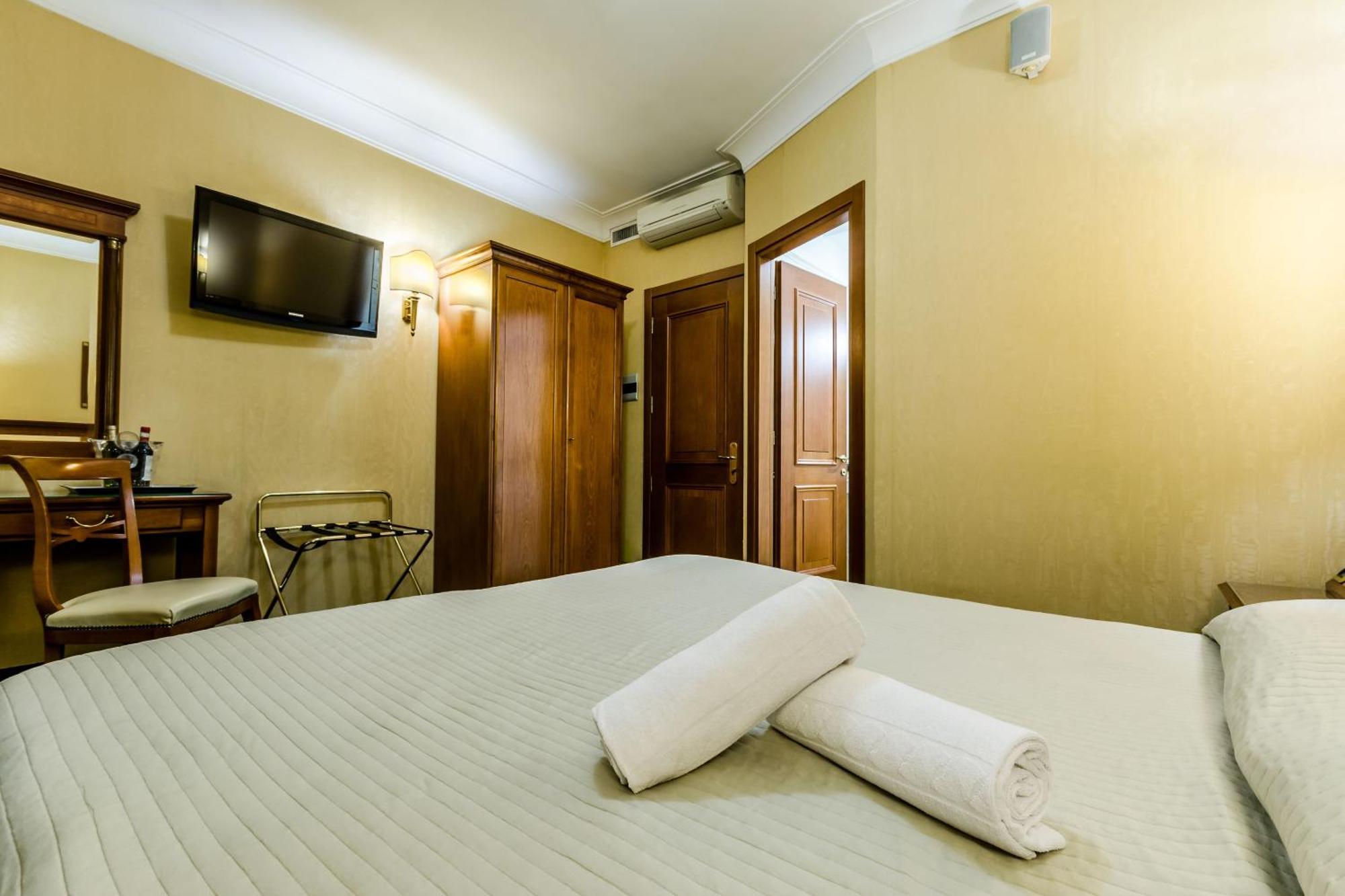 Luxury Rooms H 2000 Roma Exterior photo