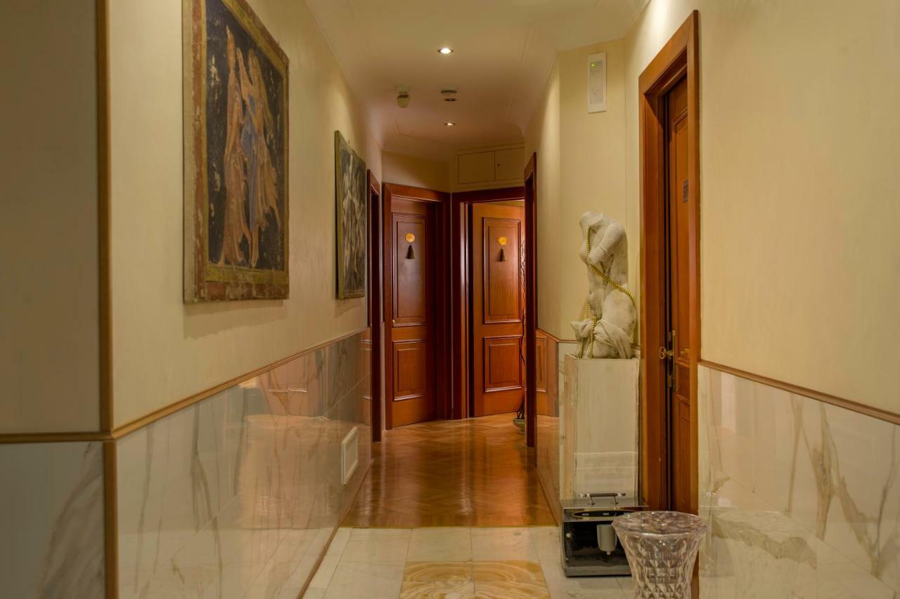 Luxury Rooms H 2000 Roma Exterior photo