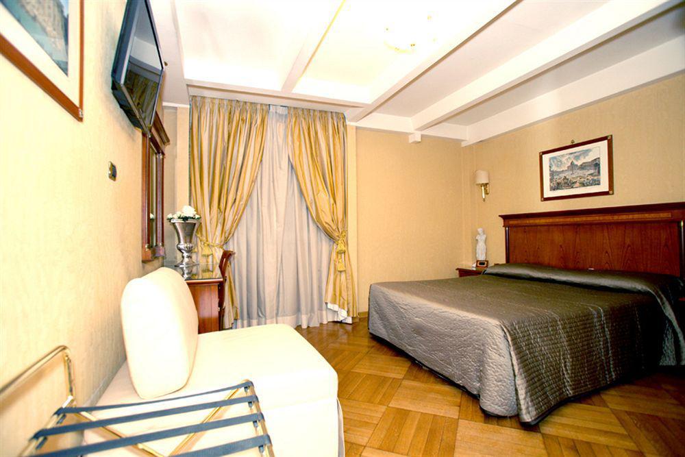 Luxury Rooms H 2000 Roma Exterior photo