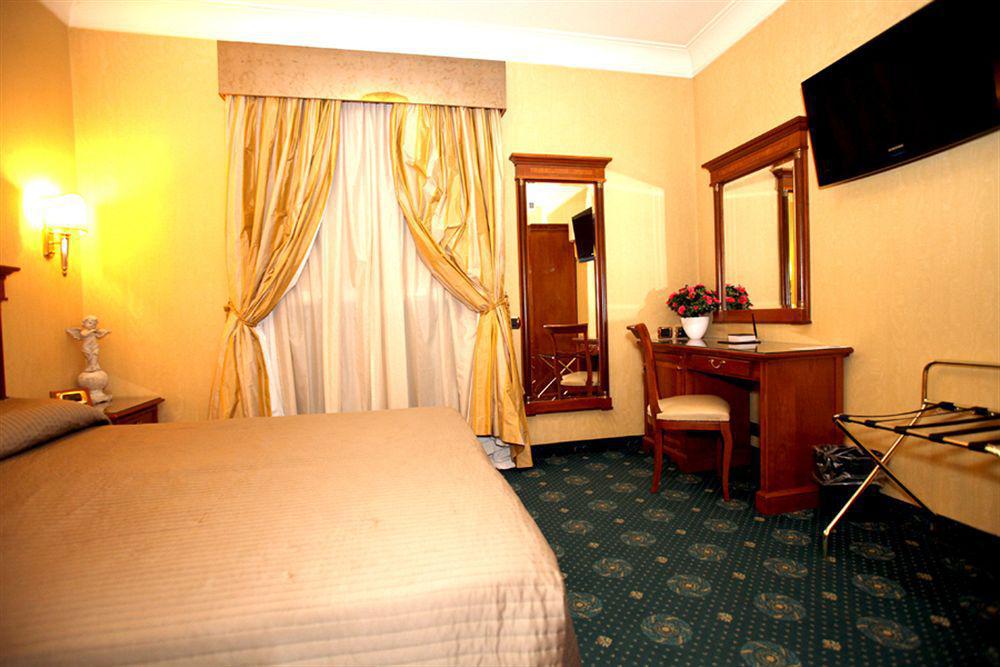 Luxury Rooms H 2000 Roma Room photo