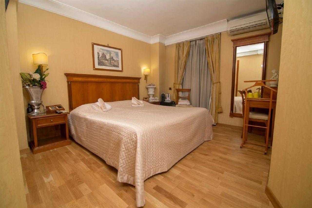 Luxury Rooms H 2000 Roma Exterior photo